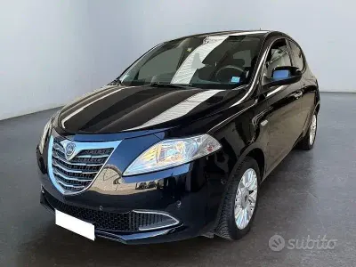 Usata Lancia Ypsilon Silver 69 CV (50 kW) 2014 Nero Utilitaria