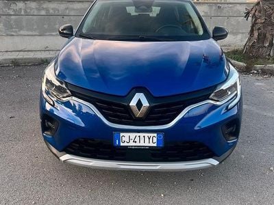 Usata Renault Captur Techno 101 CV (74 kW) 2022 Blu SUV