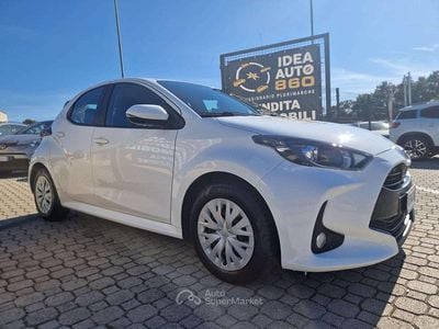 Usata Toyota Yaris Active 72 CV (52 kW) 2022 Bianco Berlina