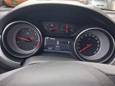 Käytetty Opel Astra 110 HP (80 kW) 2016 Musta Farmari