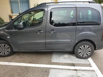Usata Peugeot Partner 115 CV (84 kW) 2014 Grigio Monovolume