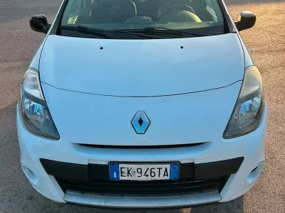 Usata Renault Clio II 75 CV (55 kW) 2011 Bianco Berlina