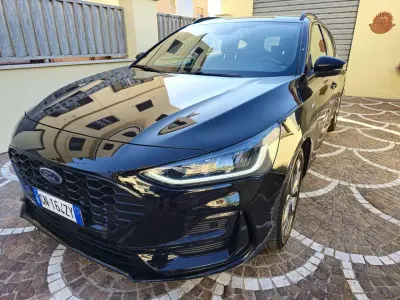 Usata Ford Focus ST-Line 155 CV (114 kW) 2023 Nero Station wagon