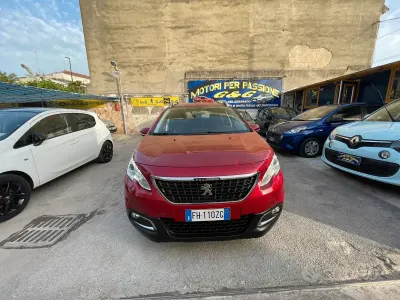 Usata Peugeot 2008 Active 99 CV (72 kW) 2017 Rosso SUV