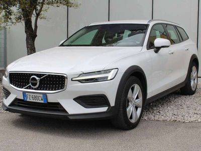 usata Volvo V60 CC D4 Business Plus AWD