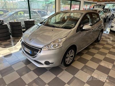 Grigio Usata 2013 Peugeot 208 Active Utilitaria | 6490 € (Buon prezzo)