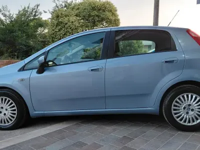 Usata Fiat Grande Punto Dynamic 90 CV (66 kW) 2007 Grigio Utilitaria