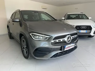 Usata Mercedes GLA200 Premium 150 CV (110 kW) 2021 Grigio SUV