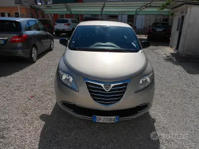 Usata Lancia Ypsilon Platinum 69 CV (50 kW) 2013 Grigio Utilitaria