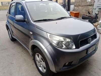 Usata Daihatsu Terios 105 CV (77 kW) 2007 Grigio scuro SUV