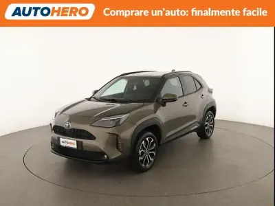 Usata Toyota Yaris Cross Trend 92 CV (67 kW) 2023 Oro SUV