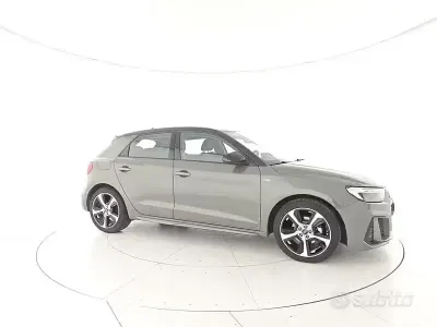 Käytetty Audi A1 S-Line 116 HP (85 kW) 2025 Harmaa Katumaasturi