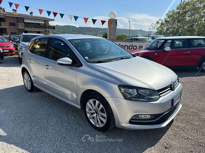 Usata VW Polo Trendline 75 CV (55 kW) 2015 Argento Berlina