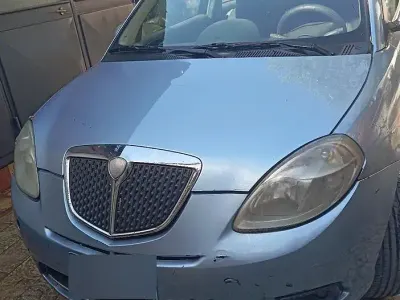Usata Lancia Ypsilon 90 CV (66 kW) 2006 Bluazzurro Utilitaria