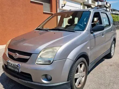 Usata Suzuki Ignis 94 CV (69 kW) 2004 Grigio Utilitaria