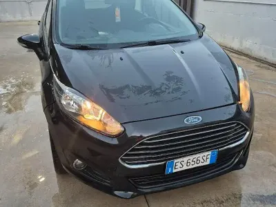 Usata Ford Fiesta Titanium 97 CV (71 kW) 2013 Nero Berlina