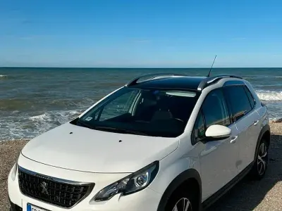 Usata Peugeot 2008 Allure 120 CV (88 kW) 2018 Bianco SUV
