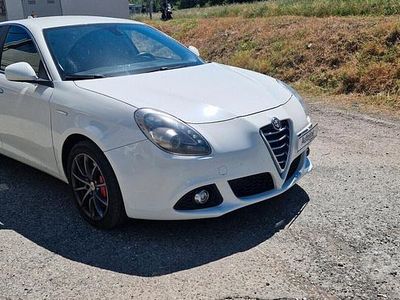 Second-hand Alfa Romeo Giulietta Distinctive 105 CP (77 kW) 2013 Alb Hatchback
