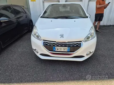 Usata Peugeot 208 GTi 200 CV (147 kW) 2014 Bianco Utilitaria
