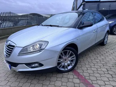 Begagnad Lancia Delta Platinum 120 HK (88 kW) 2012 Silver Halvkombi
