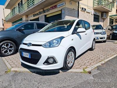 Usata Hyundai i10 Edition 87 CV (63 kW) 2015 Bianco Utilitaria