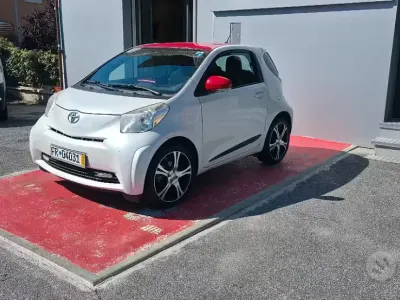 Usata Toyota iQ Lounge 68 CV (50 kW) 2011 Bianco Utilitaria