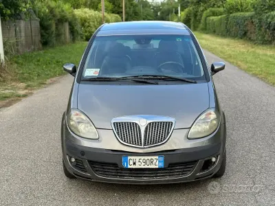 Usata Lancia Musa 101 CV (74 kW) 2005 Giallo Monovolume