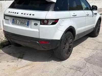 Usata Land Rover Range Rover evoque Prestige 150 CV (110 kW) 2012 Bianco SUV