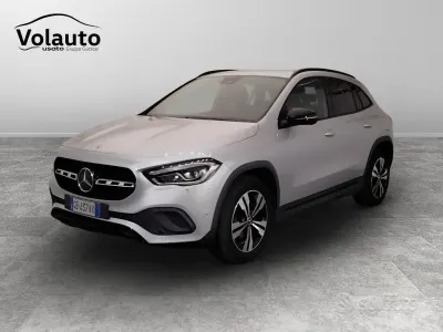 Käytetty Mercedes GLA200 163 HP (119 kW) 2020 Hopea Katumaasturi