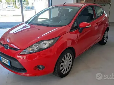 Usata Ford Fiesta 68 CV (50 kW) 2010 Rosso Berlina