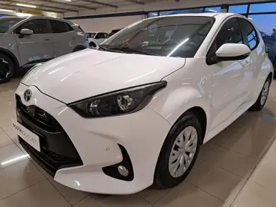 Usata Toyota Yaris Active 92 CV (67 kW) 2023 Bianco Utilitaria