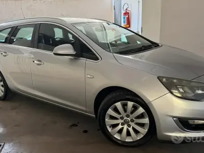 Usata Opel Astra Sport 60 CV (44 kW) 2013 Grigio Station wagon
