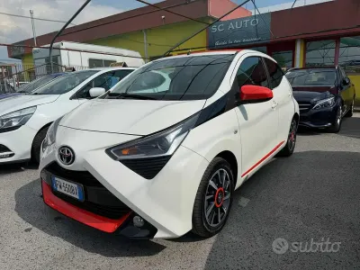 Usata Toyota Aygo X-wave 72 CV (52 kW) 2019 Bianco Utilitaria