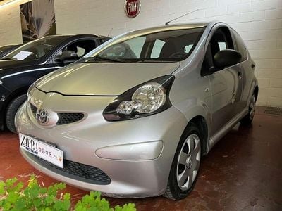 Usata Toyota Aygo 68 CV (50 kW) 2007 Grigio Utilitaria