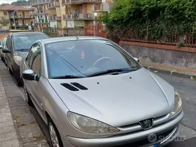 Begagnad Peugeot 206 CC 88 HK (64 kW) 2007 Grå Cab