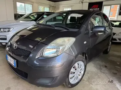 Second-hand Toyota Yaris Sol 69 CP (50 kW) 2010 Gri Hatchback