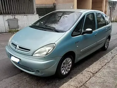 Usata Citroën Xsara Picasso 90 CV (66 kW) 2004 Blu Monovolume
