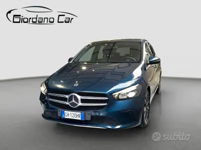 Usata Mercedes B180 Business 116 CV (85 kW) 2021 Blu Monovolume