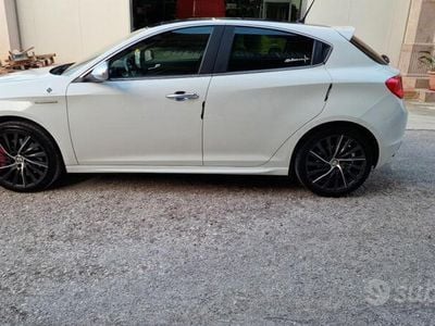 Usata Alfa Romeo Giulietta Exclusive 150 CV (110 kW) 2014 Bianco Utilitaria