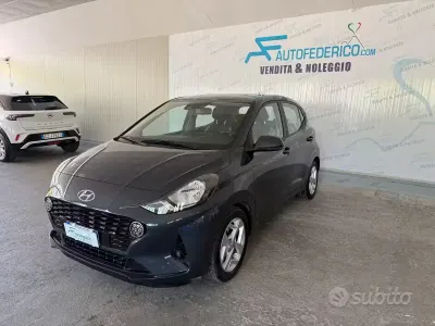 Begagnad Hyundai i10 Prime 67 HK (49 kW) 2023 Grå Halvkombi