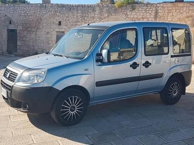 Begagnad Fiat Doblò Dynamic 85 HK (62 kW) 2009 Blå Minibuss