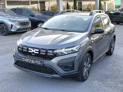 Ny Dacia Sandero Essentiel 101 HK (74 kW) 2026 Grå Sedan