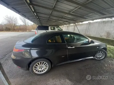 Usata Alfa Romeo GT 150 CV (110 kW) 2004 Nero Coupé