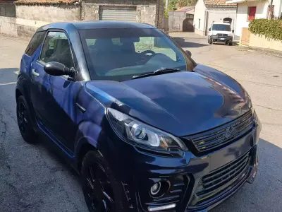 Begagnad Ligier JS50 2018 Blå Halvkombi