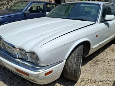 Usata Jaguar XJ Sovereign 241 CV (177 kW) 1996 Bianco Berlina