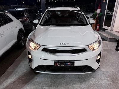 Bianco Usata 2023 Kia Stonic GT-Line SUV | 15.890 € (Buon prezzo)