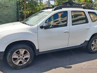 Usata Dacia Duster Lauréate 109 CV (80 kW) 2017 Bianco SUV