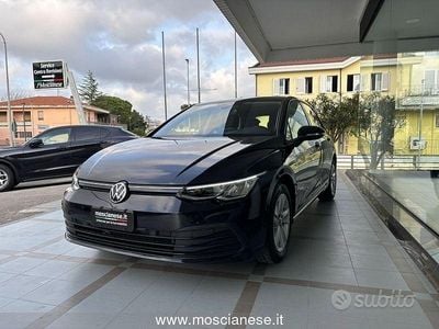 Begagnad VW Golf VII Life 116 HK (85 kW) 2021 Svart Halvkombi