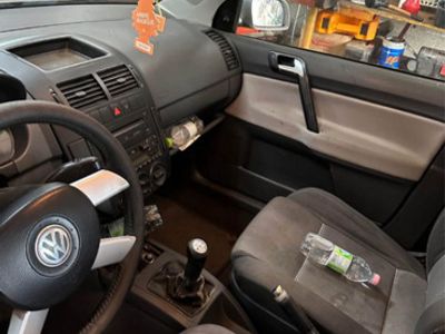 Usata VW Polo Cross 48 CV (35 kW) 2004 Grigio Utilitaria