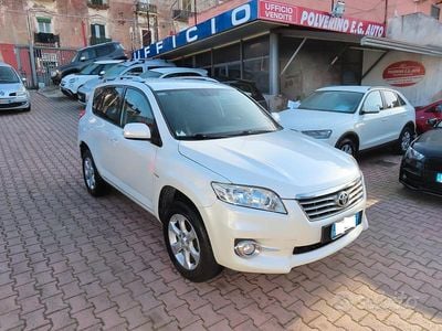 Usata Toyota RAV4 Luxury 150 CV (110 kW) 2010 Bianco SUV